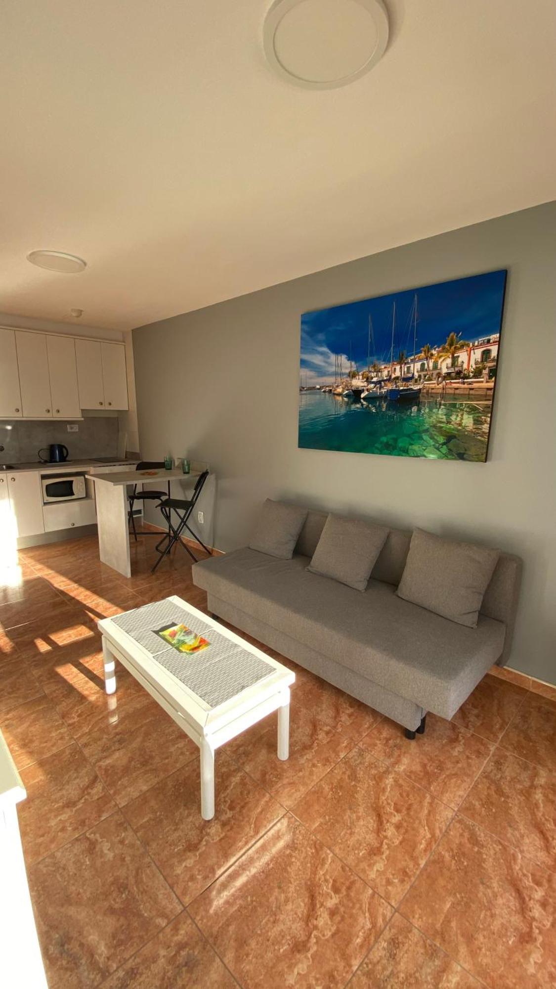 Sea View Apartment In Паталавака Екстериор снимка