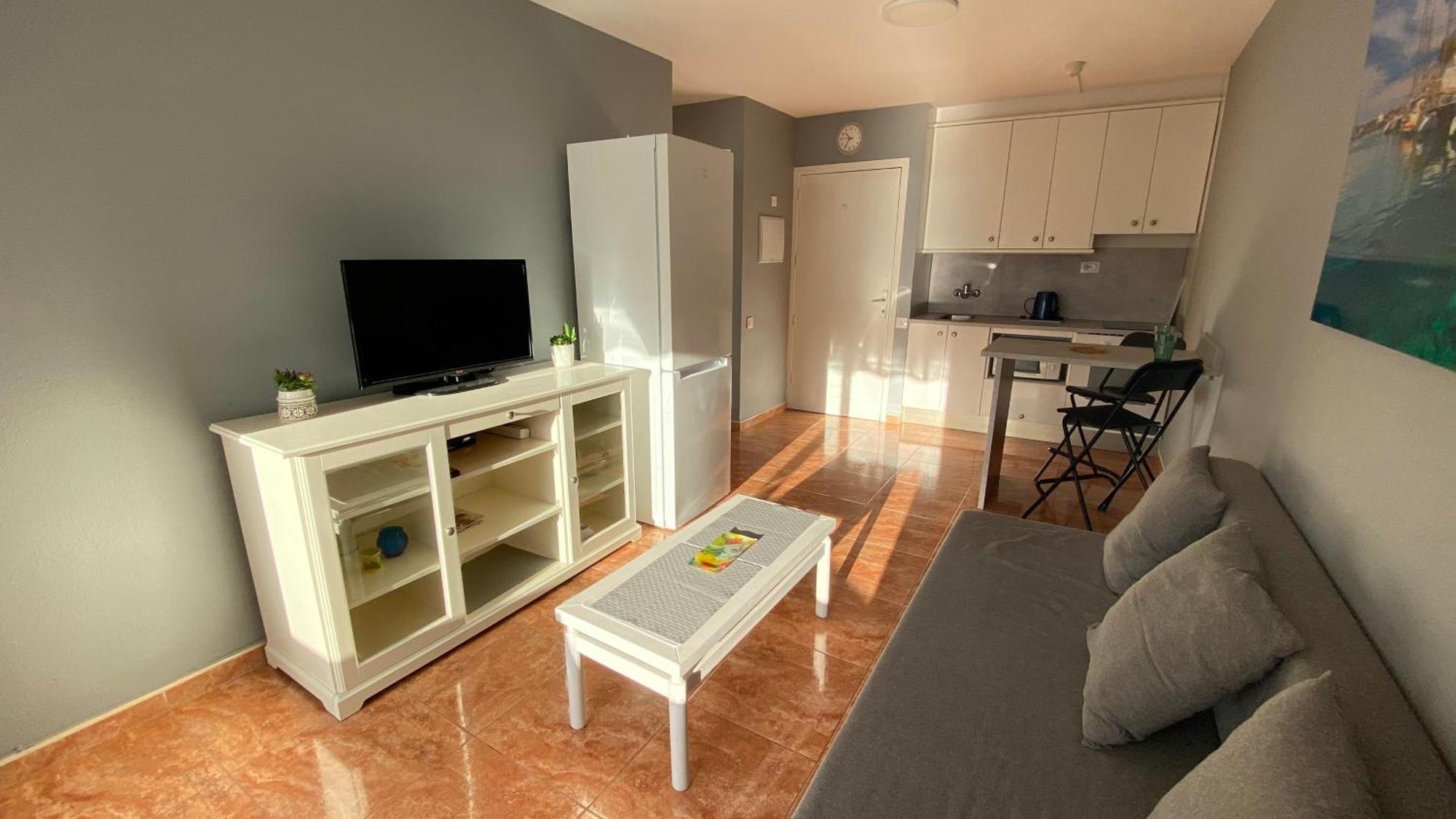 Sea View Apartment In Паталавака Екстериор снимка