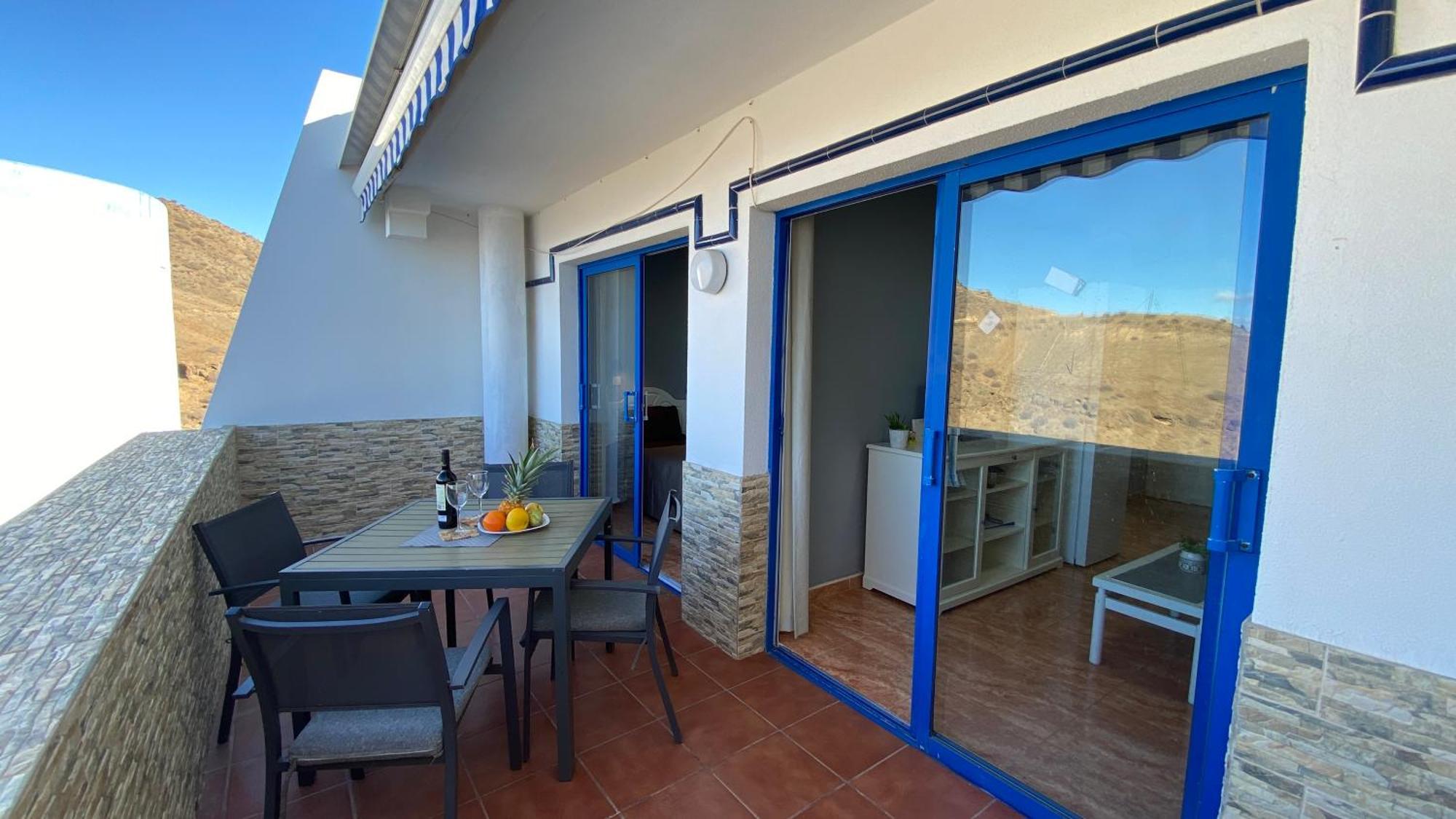 Sea View Apartment In Паталавака Екстериор снимка