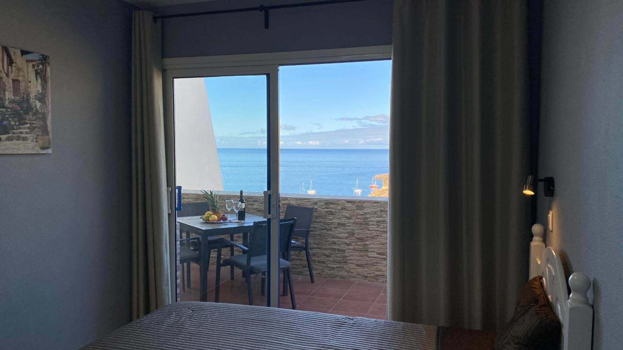 Sea View Apartment In Паталавака Екстериор снимка